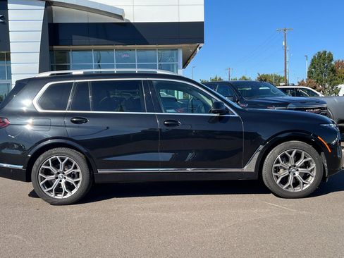 Used 2023 BMW X7 xDrive40i image 3