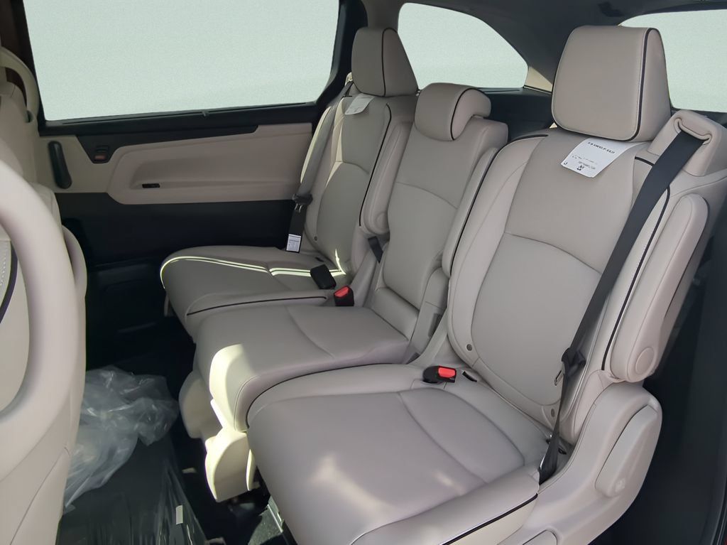New 2026 Honda Odyssey Touring image 2