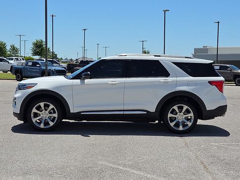 Used 2020 Ford Explorer Platinum w/ Premium Technology Package AWD/4WD image 3