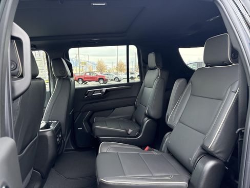 New 2026 Chevrolet Suburban Premier w/ Sun And Tow Package AWD/4WD image 16