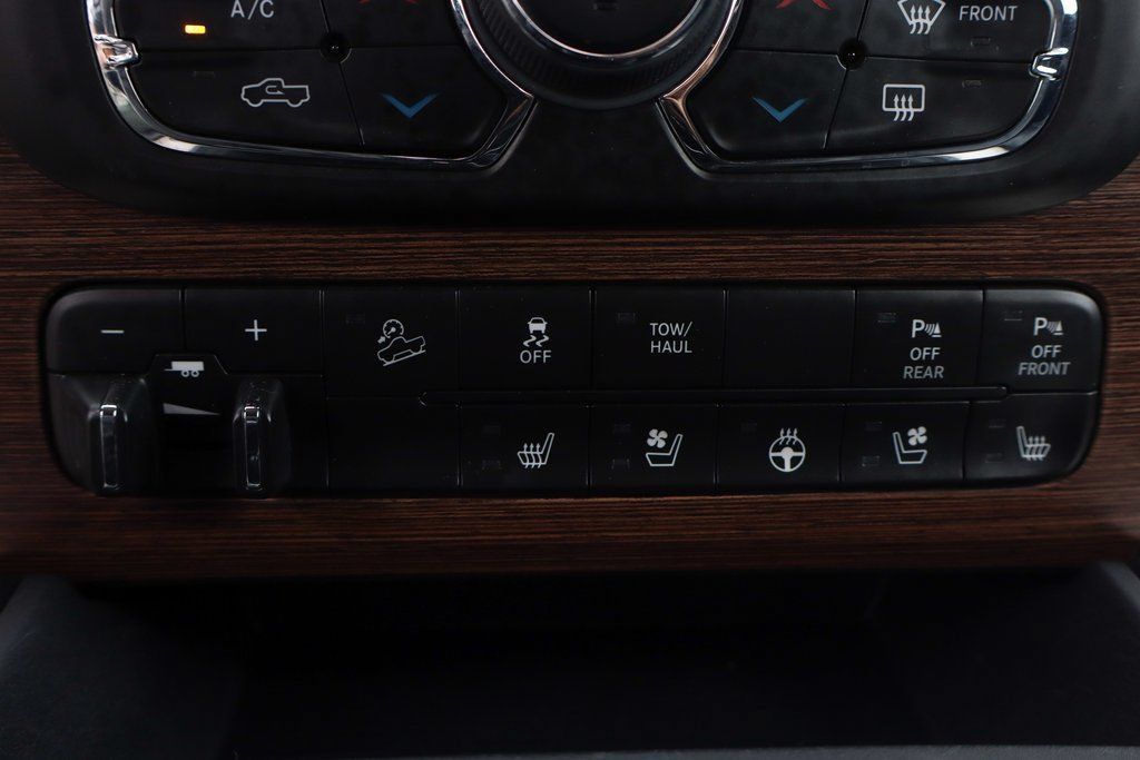 Used 2017 RAM 2500 Laramie w/ Sport Appearance Group AWD/4WD image 39