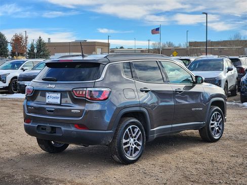 Used 2017 Jeep Compass Latitude w/ Popular Equipment Group image 3