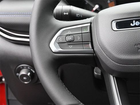 New 2026 Jeep Compass Latitude image 30