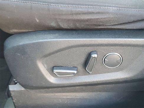 Used 2017 Ford Edge SEL image 32