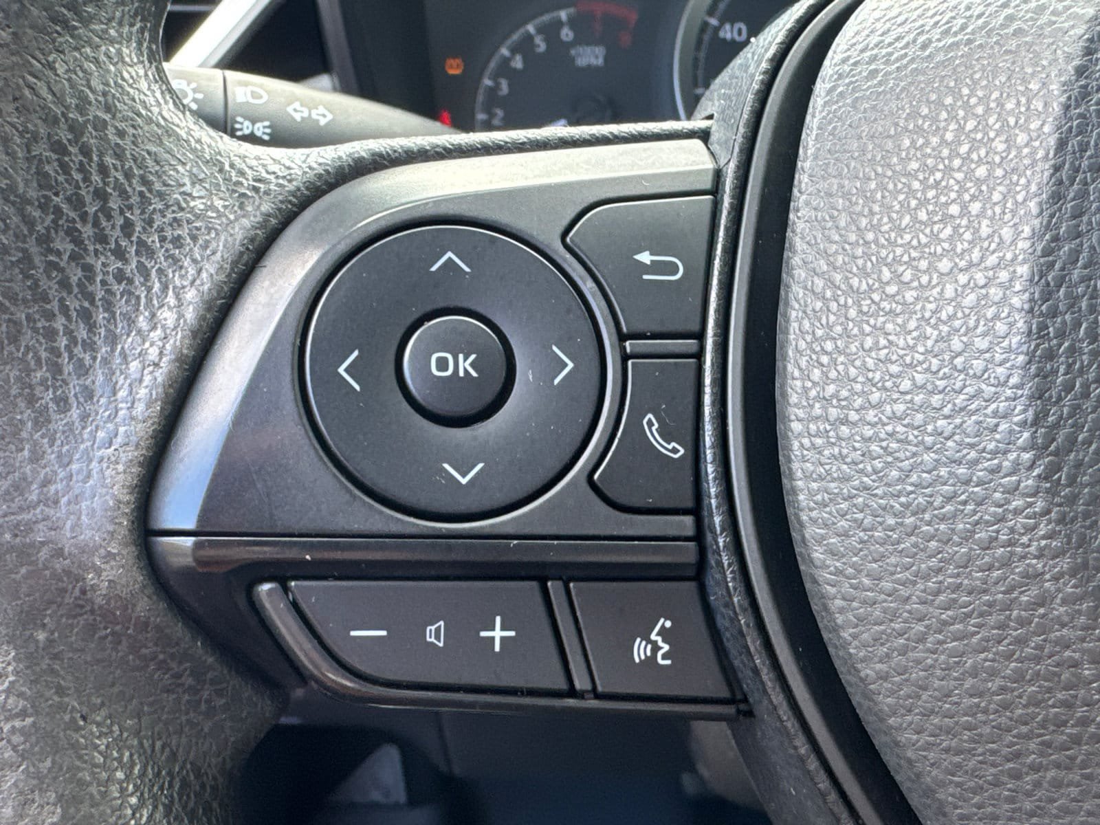 Used 2021 Toyota Corolla LE FWD image 28
