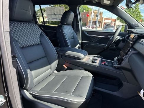New 2026 GMC Acadia Denali w/ Super Cruise Package AWD/4WD image 28