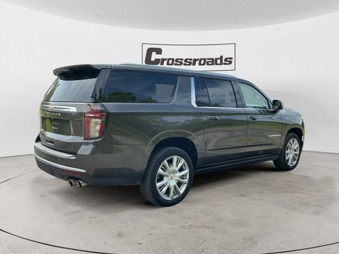 Used 2021 Chevrolet Suburban High Country w/ Premium Package AWD/4WD image 5