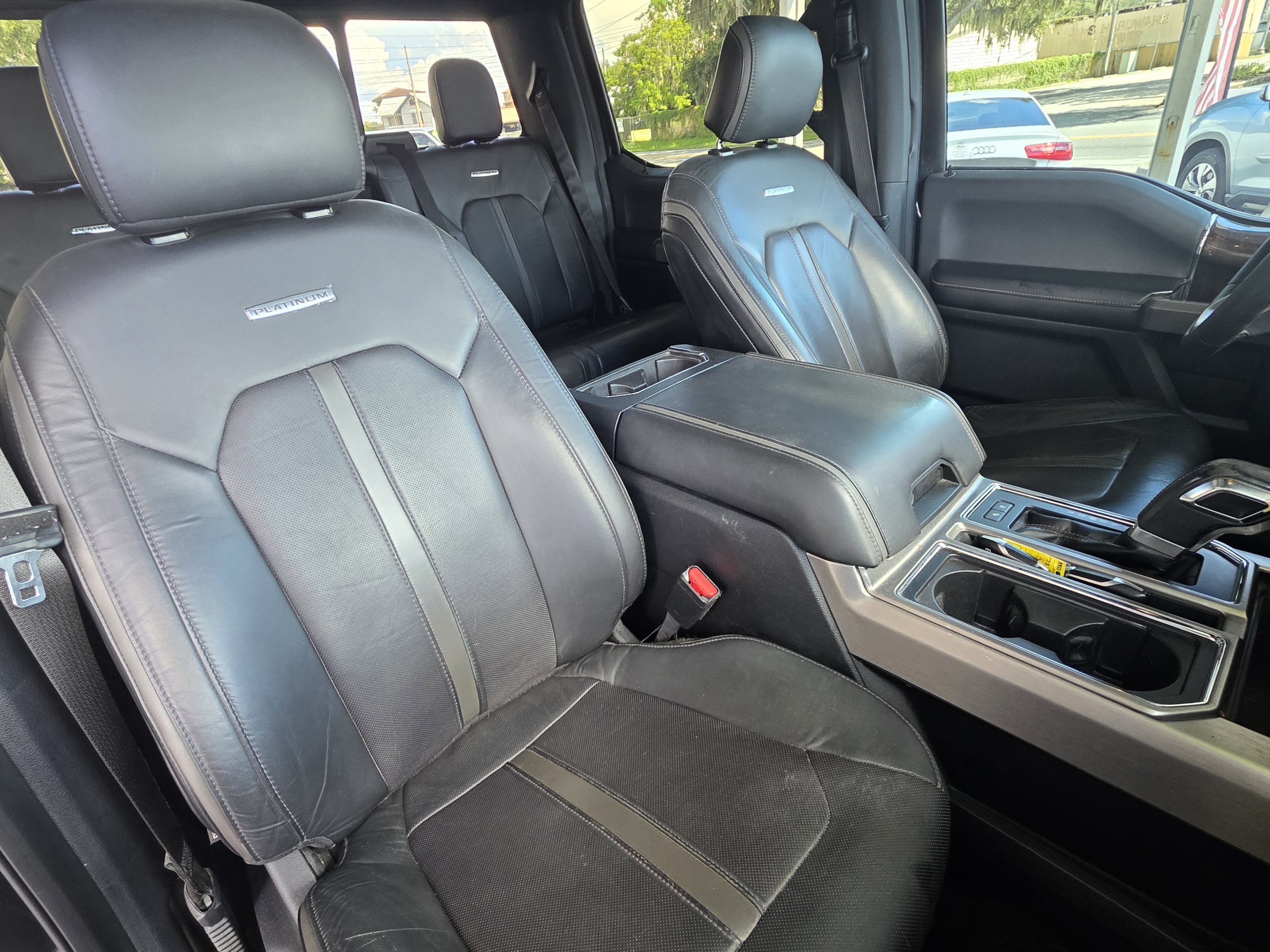 Used 2015 Ford F150 Platinum w/ Equipment Group 701A Luxury AWD/4WD image 31