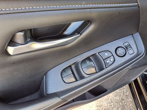 Used 2023 Nissan Sentra SV FWD image 17