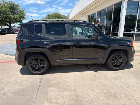 Used 2020 Jeep Renegade Altitude FWD image 6