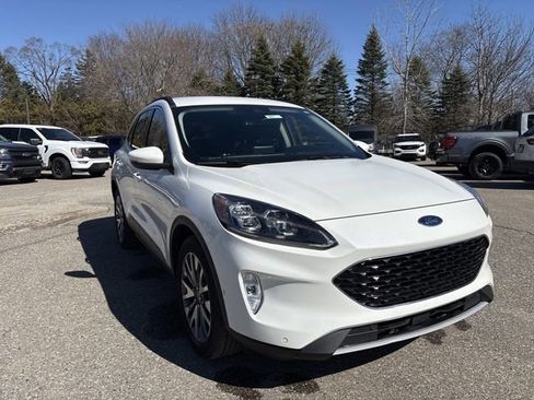 Certified 2020 Ford Escape Titanium image 12