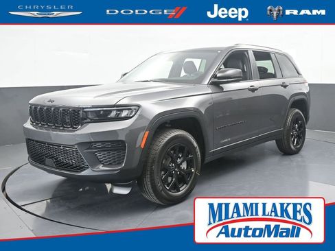 New 2025 Jeep Grand Cherokee Altitude AWD/4WD image 1