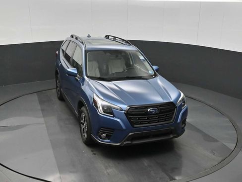 Used 2023 Subaru Forester Premium image 11
