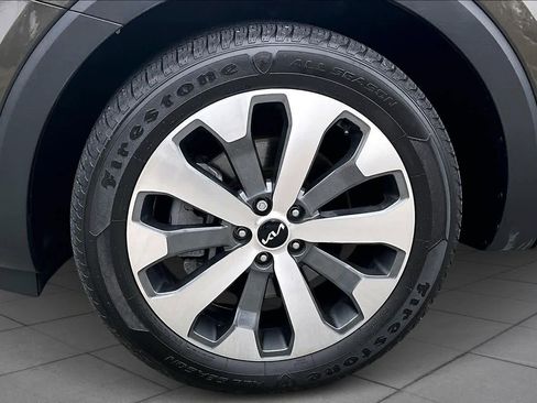 Used 2022 Kia Telluride S image 11