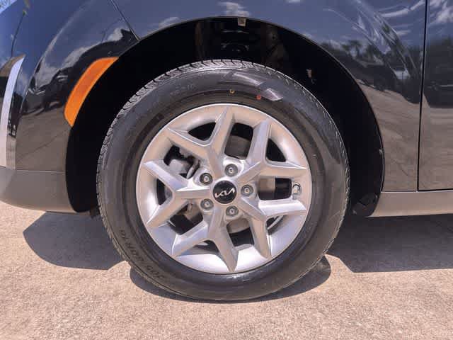 Used 2024 Kia Soul LX w/ Option Group 015 FWD image 20