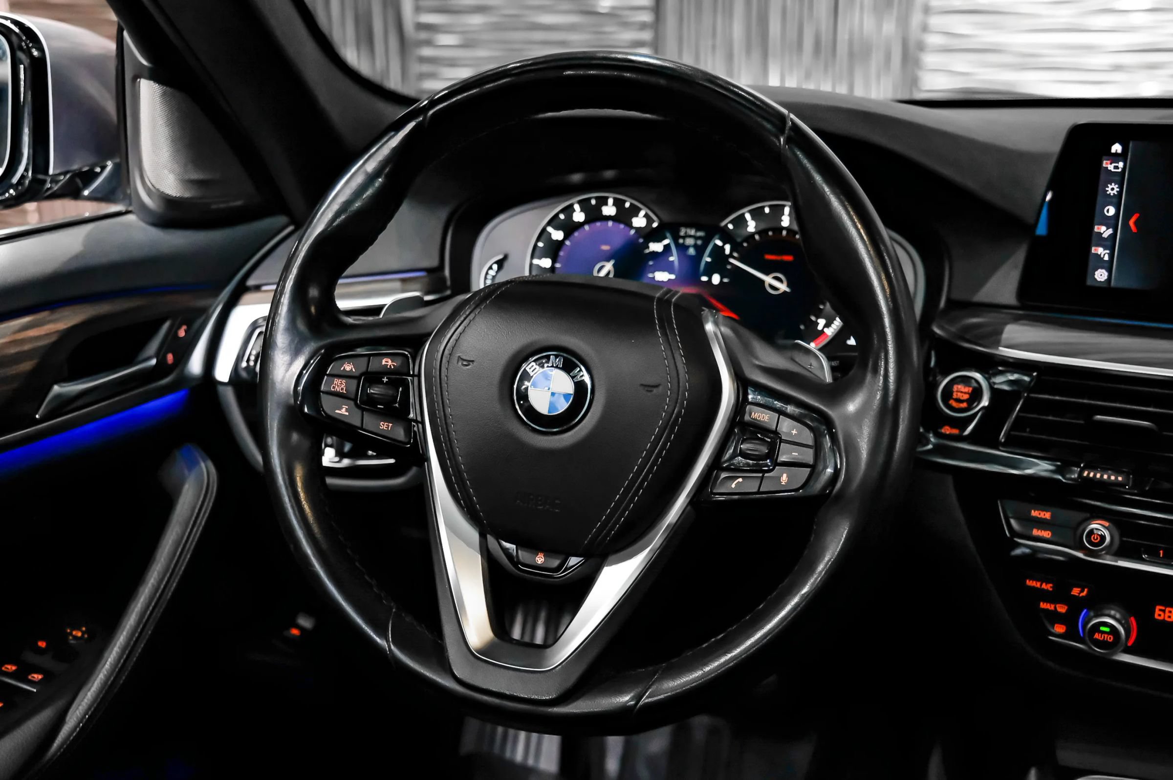 Used 2019 BMW 540i xDrive AWD/4WD image 19