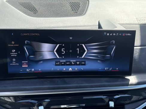 Certified 2025 BMW X7 xDrive40i w/ M Sport Package image 10