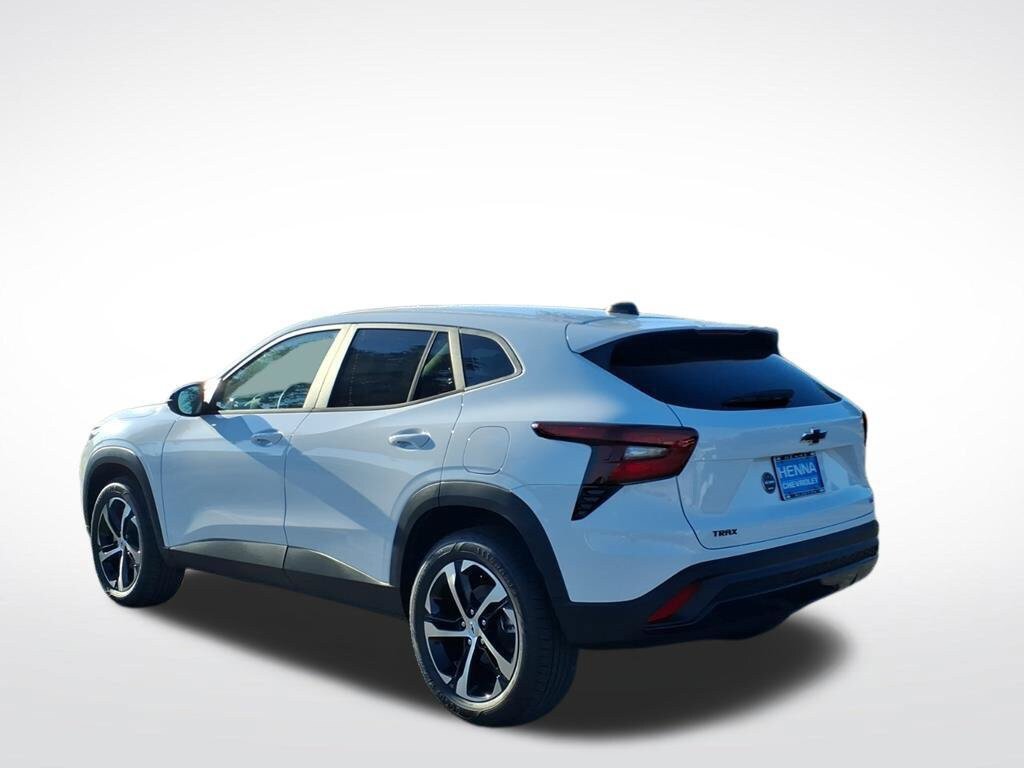 New 2026 Chevrolet Trax RS w/ Driver Confidence Package FWD image 5