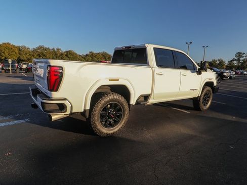 Used 2024 GMC Sierra 2500 AT4 w/ Technology Package image 10