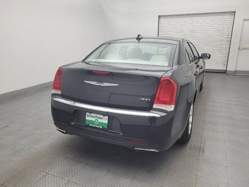 Used 2016 Chrysler 300 Limited RWD image 7