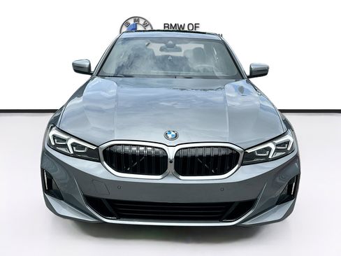 Certified 2025 BMW 330i Sedan RWD image 2