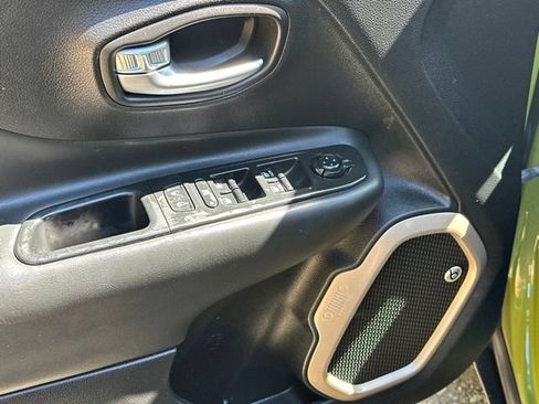 Used 2016 Jeep Renegade 75th Anniversary AWD/4WD image 12