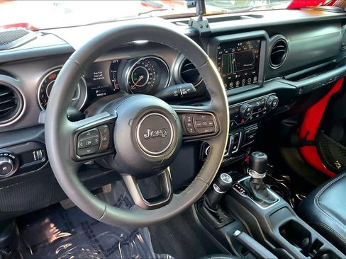 Used 2023 Jeep Wrangler Sport S image 5