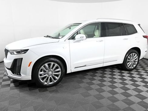 New 2025 Cadillac XT6 Premium Luxury w/ Technology Package image 2