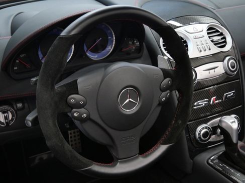 Used 2009 Mercedes-Benz SLR image 15