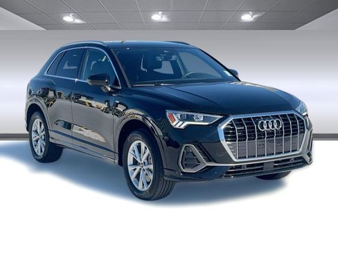 Certified 2025 Audi Q3 2.0T Premium w/ Convenience Package image 7