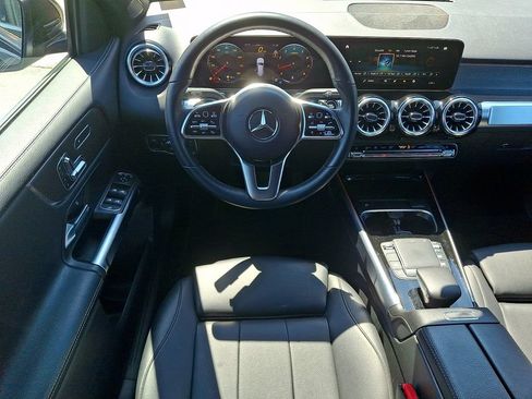 Used 2023 Mercedes-Benz GLB 250 4MATIC image 11