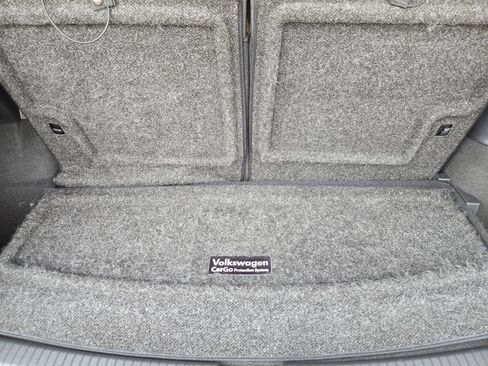 Used 2022 Volkswagen Tiguan SE w/ Panoramic Sunroof Package FWD image 34