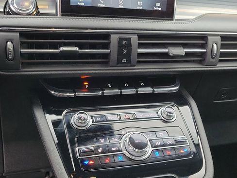 Certified 2022 Lincoln Corsair AWD w/ Premium Package image 28