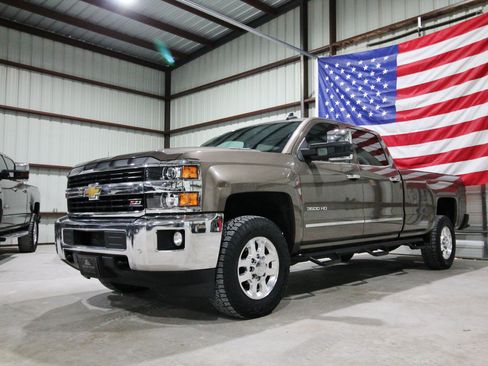 Used 2015 Chevrolet Silverado 3500 LTZ w/ Duramax Plus Package AWD/4WD image 3