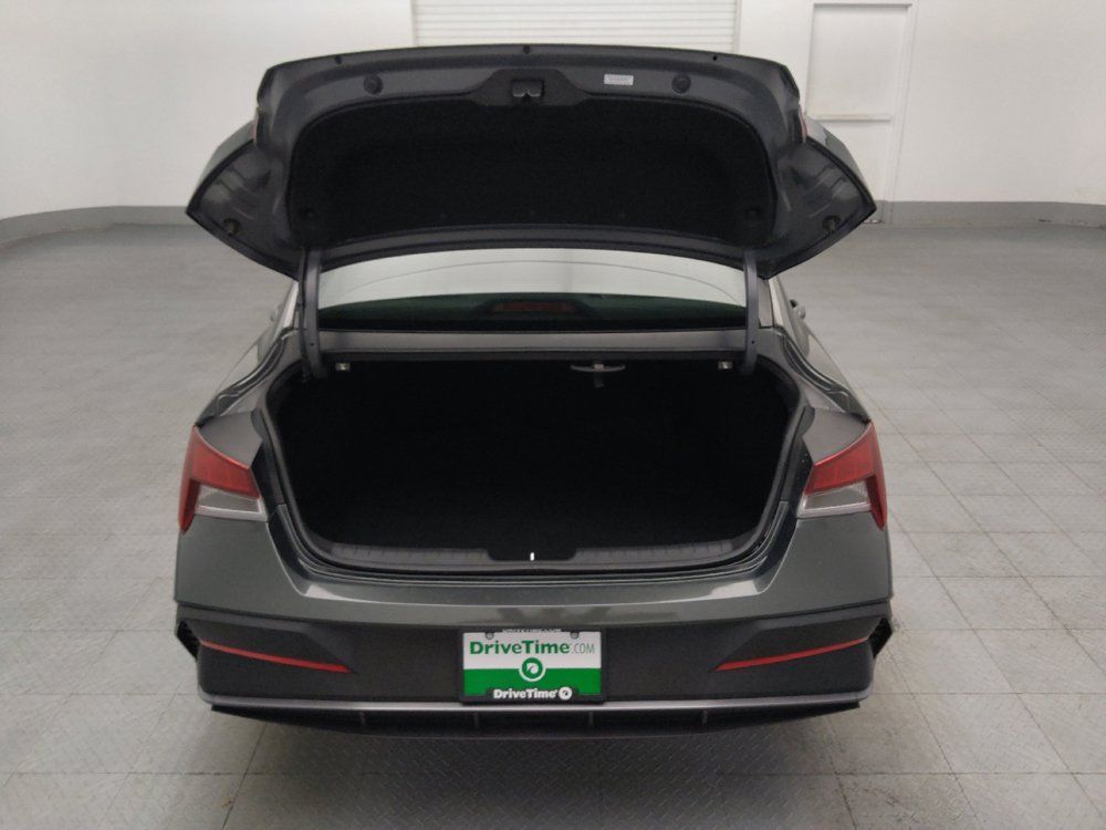 Used 2024 Hyundai Elantra SEL FWD image 29
