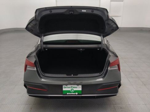 Used 2024 Hyundai Elantra SEL FWD image 29