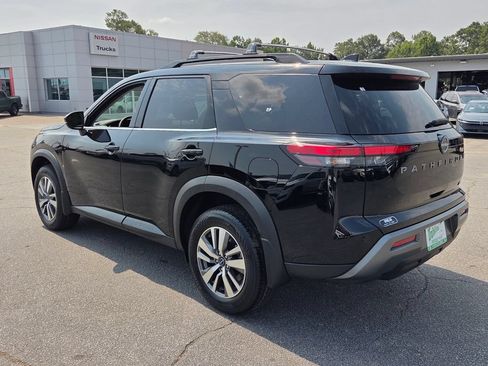New 2026 Nissan Pathfinder SL w/ Cargo Package FWD image 7
