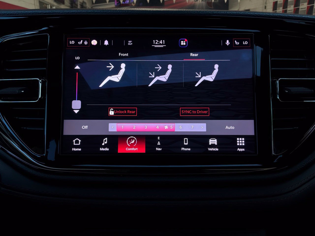 Used 2021 Dodge Durango R/T w/ Technology Group RWD image 43