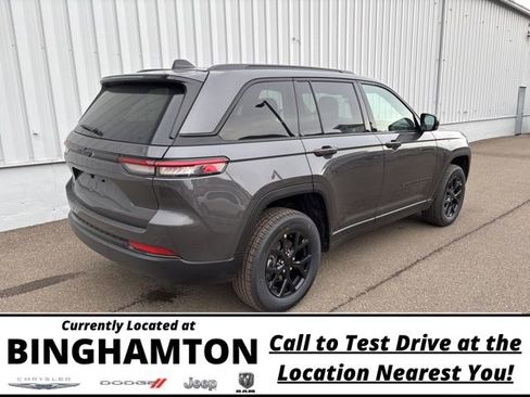 New 2025 Jeep Grand Cherokee 4WD image 6