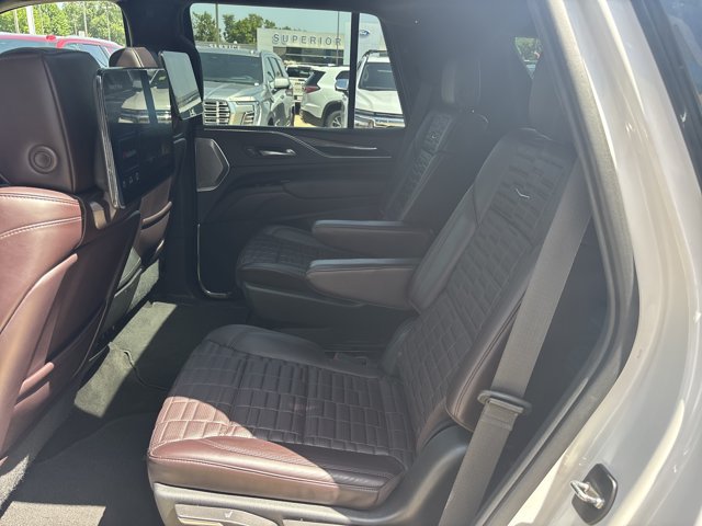 Used 2023 Cadillac Escalade Premium Luxury Platinum AWD/4WD image 17
