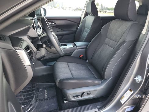Used 2025 Nissan Rogue SV FWD image 13