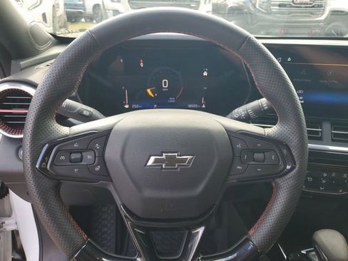 Used 2024 Chevrolet Trax RS w/ Driver Confidence Package image 10