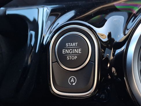 New 2025 Mercedes-Benz GLA 250 4MATIC image 16