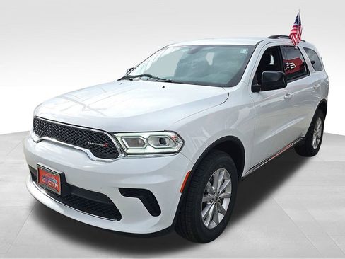 Used 2024 Dodge Durango SXT w/ 3rd Row Seating Group image 17