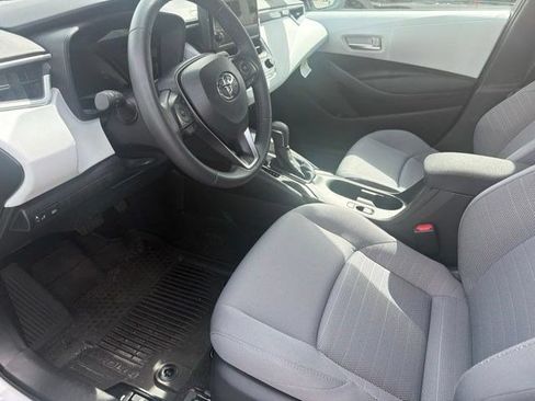 Used 2026 Toyota Corolla SE FWD image 2
