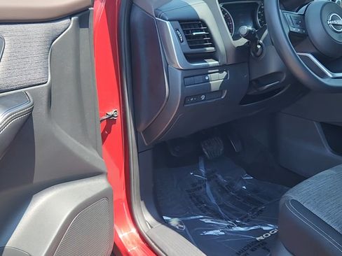 Used 2023 Nissan Rogue SV AWD/4WD image 29
