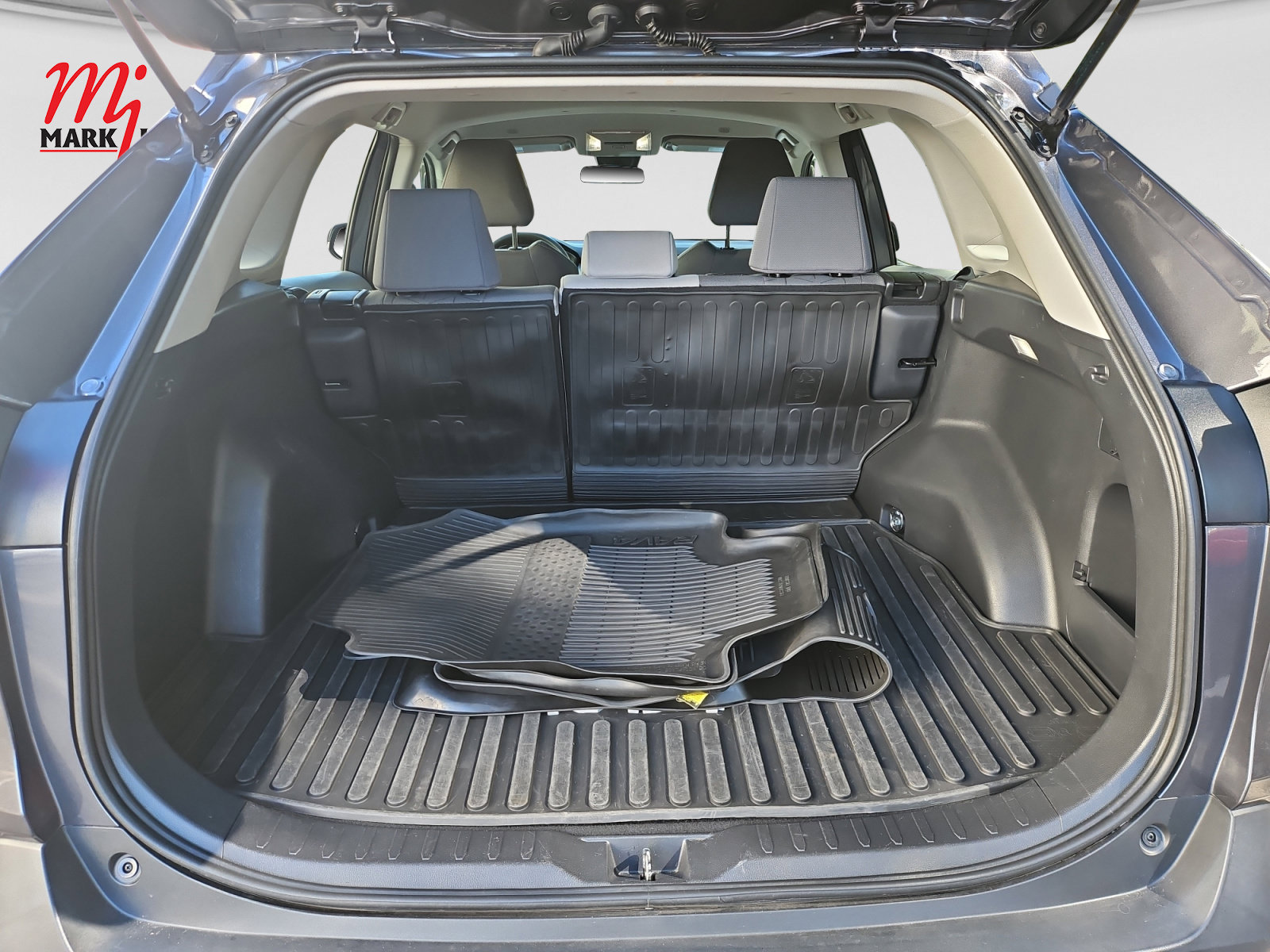 Used 2023 Toyota RAV4 XLE FWD image 19