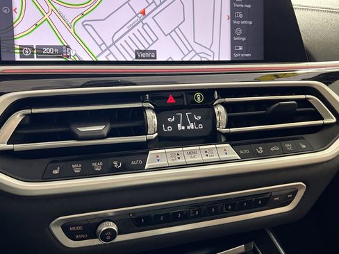 Used 2022 BMW X7 xDrive40i w/ M Sport Package image 21