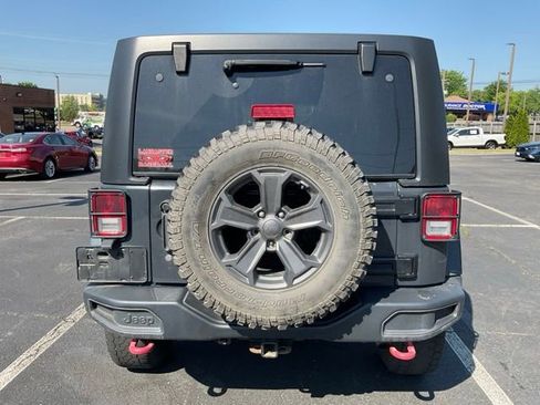 Used 2017 Jeep Wrangler Unlimited Rubicon AWD/4WD image 4