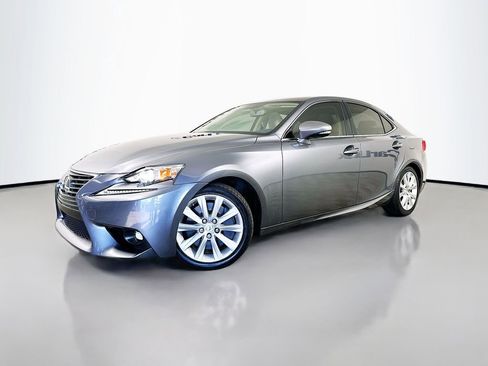 Used 2016 Lexus IS 300 AWD image 3